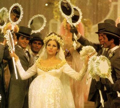 Και έγκυος και νύφη